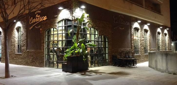 Puertas y cristalera para el Meson hnos Carrasco en Jerez de la frontera.